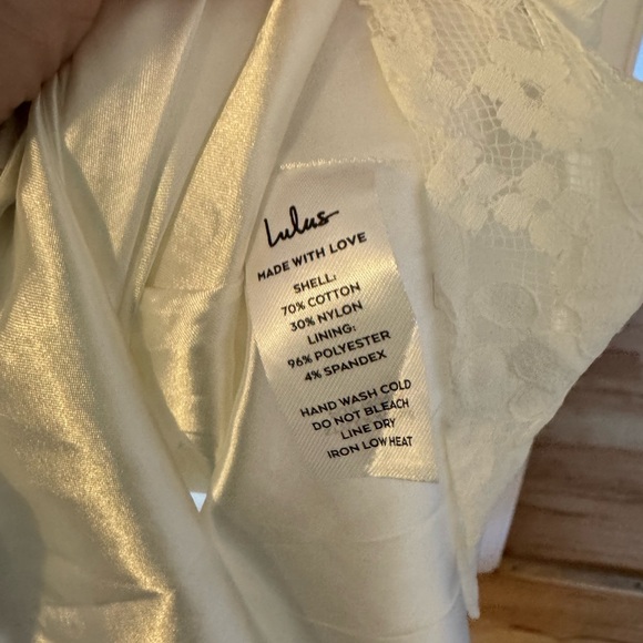 NEW Lulus Molinetto Lace Riffle Tiered Maxi Dress White Bridal Size XS NWT - Picture 11 of 11